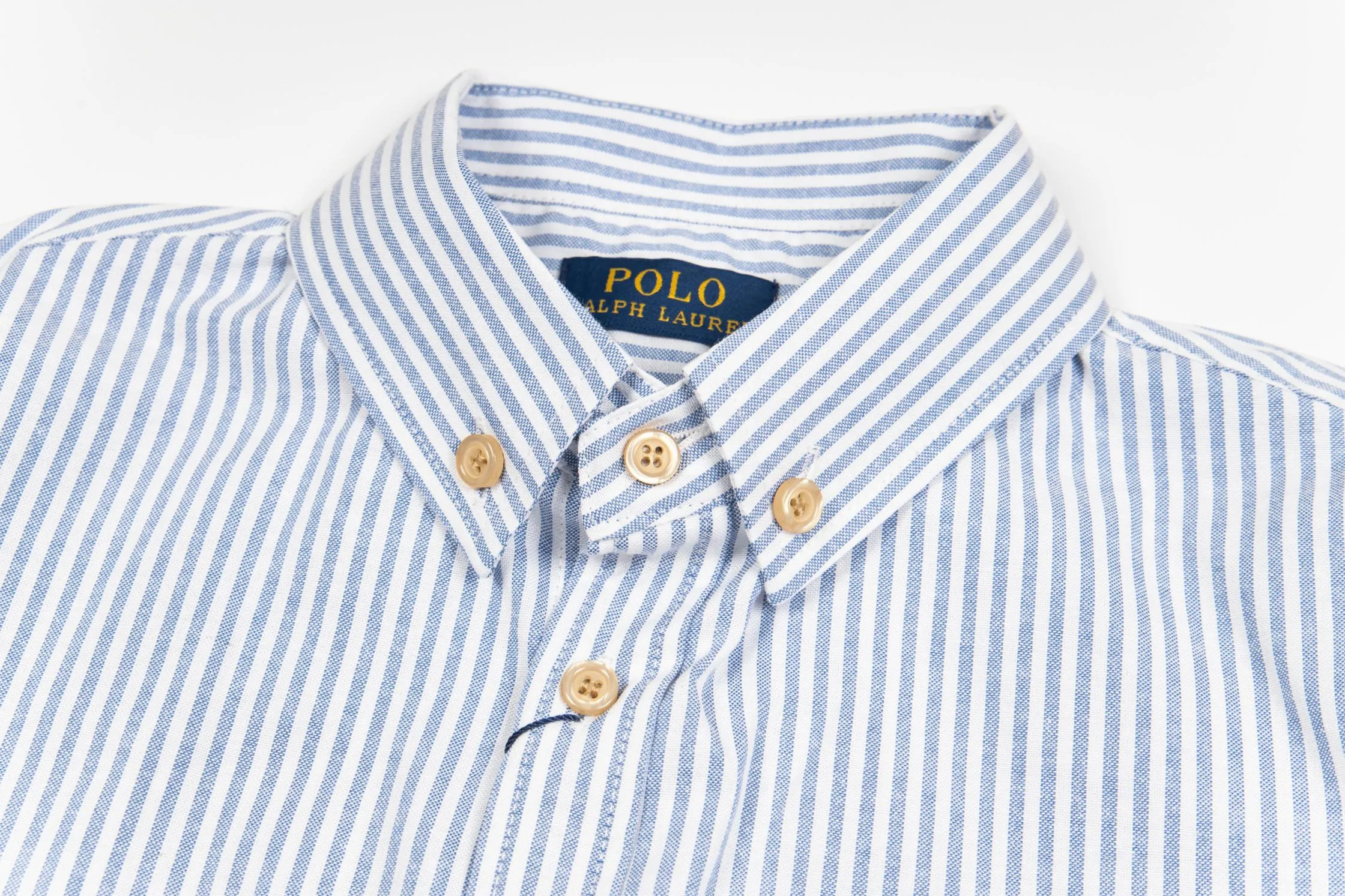 🅿️230 New: Style number: B114 Ralph Lauren/Ralph Lauren classic colorful small label striped casual shirt 1️⃣ Made of high-quality classic striped fabric, the upper body is soft and comfortable, extremely delicate, has a solid, smooth and soft feel. The fabric does not wrinkle, and the feel is invincible. The details are handled perfectly! 2️⃣Adopting the washing process, the workmanship details are perfectly controlled. They are all hemmed with vest technology, and the inside of the sleeves are also different. Different from the four-needle and five-thread workmanship, the collar is also designed with interlining, which shows high-end fashion and individuality. The style is fashionable, simple and elegant! 3️⃣It is very youthful and energetic, and can be easily worn by both men and women. It is very in line with the fashion aesthetic concepts of today's young people! Color: Striped Blue Sizes: S, M, L, XL